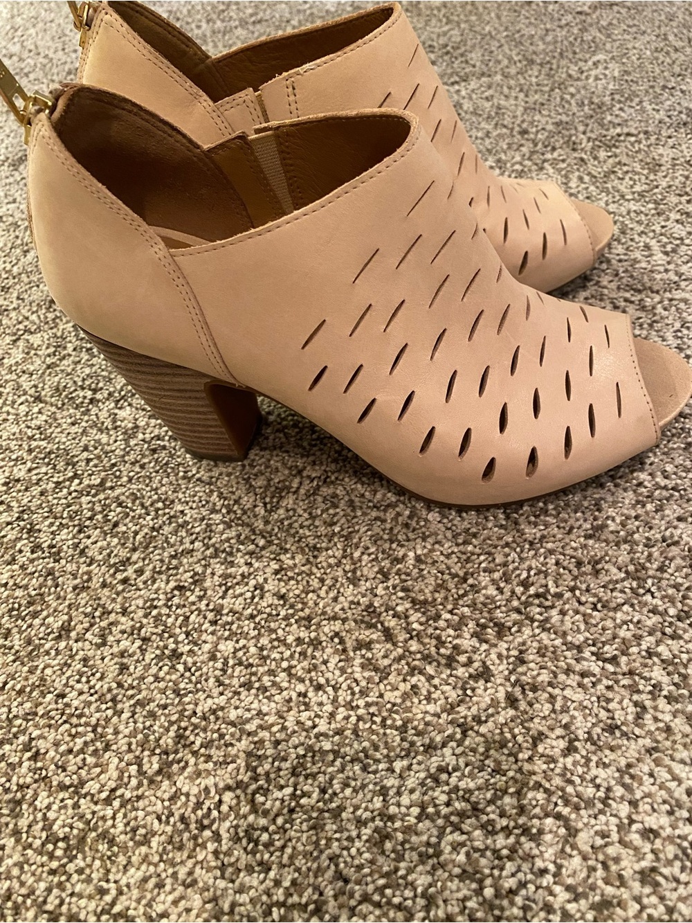 Clarks Women's Peep-Toe Cutout Block Heel leather shoes